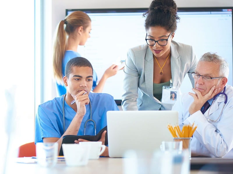 8-jobs-can-you-get-with-a-healthcare-administration-degree