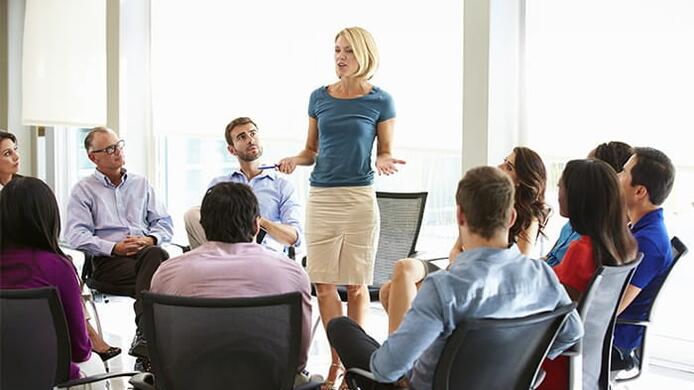 BUSINESSWOMENADDRESSINGCULTUREOFSUPPORT