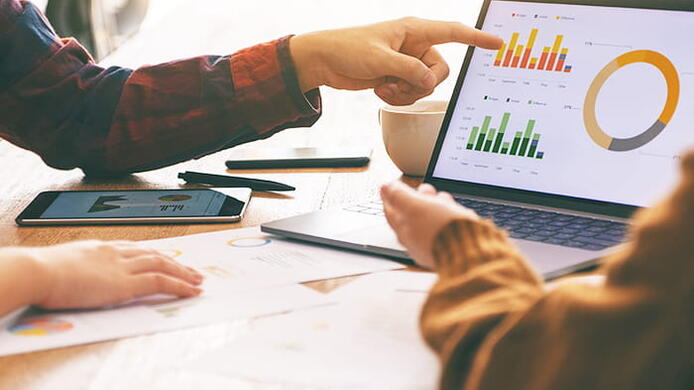 What are examples of big data technologies?
